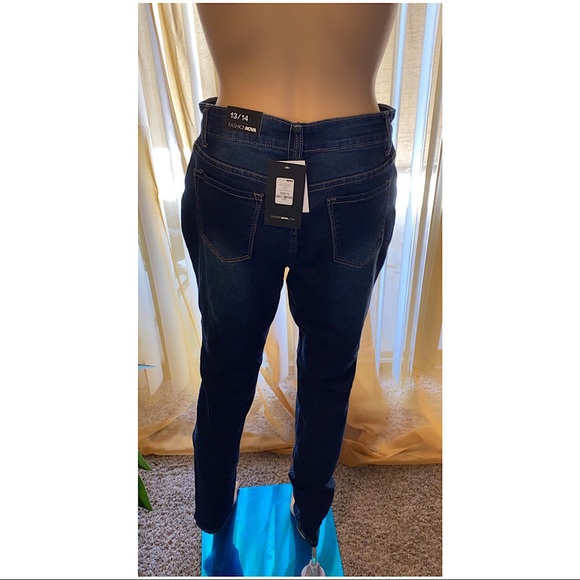 𓇽𝔽𝕒𝕤𝕙𝕚𝕠𝕟 ℕ𝕠𝕧𝕒 𝕁𝕖𝕒𝕟𝕤 𝕊𝕫 𝟙𝟛/𝟙𝟜 - Picture 3 of 3